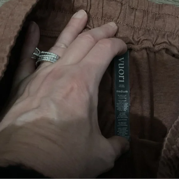 Vuori Performance Cinnamon Joggers - Picture 3 of 3